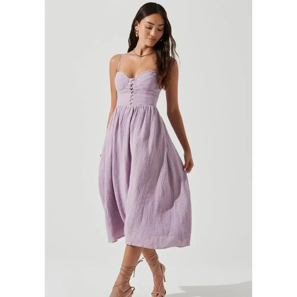 Astr Dresses & Skirts - ASTR Ferreira Lavender Sweetheart Midi Dress L Large NWOT